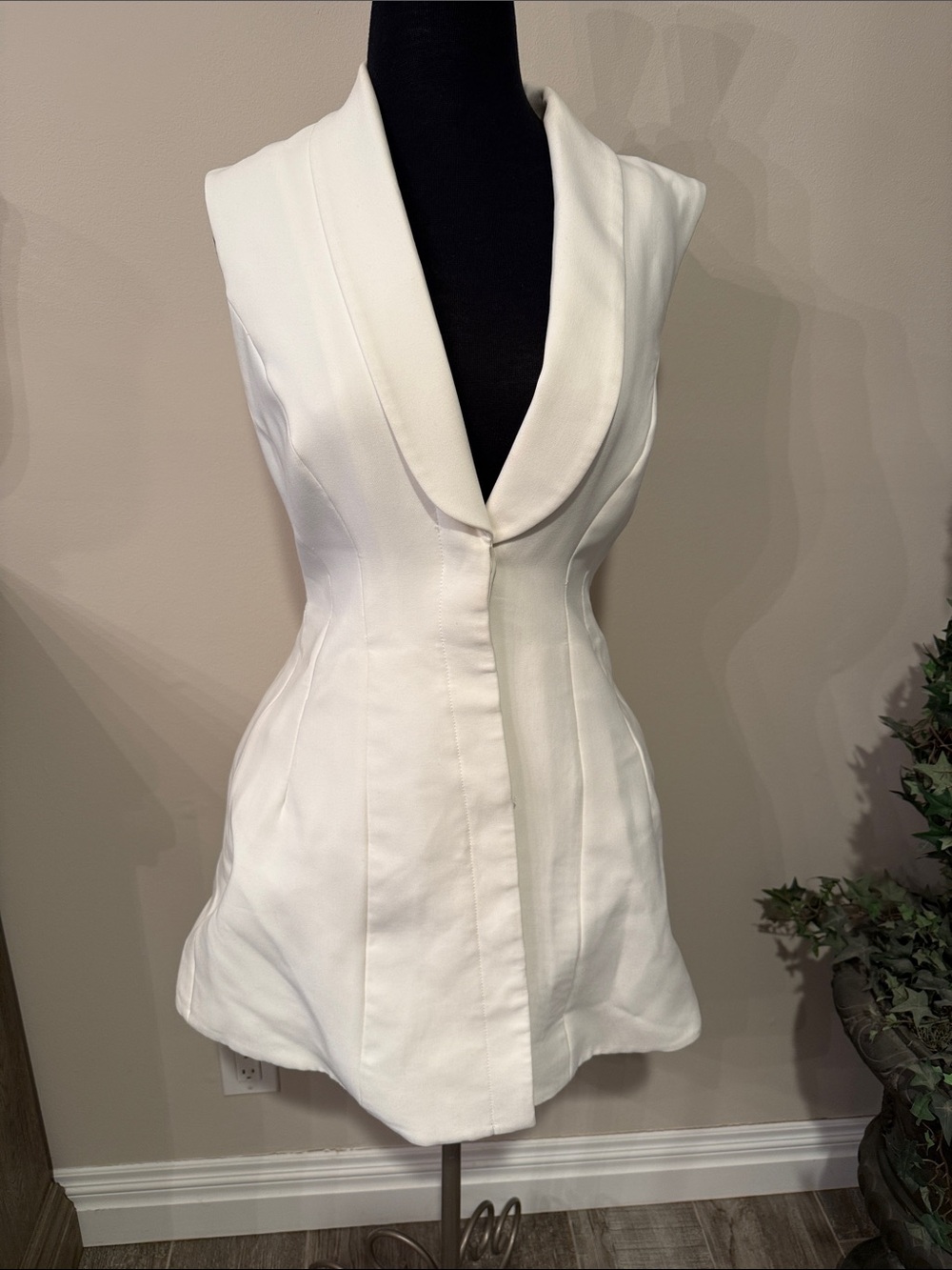 White V-Neck Sleeveless Mini Dress - Picture 2 of 7
